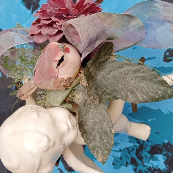 Angel Flowers Arrangement - Picture 2 of 5